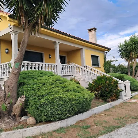 A Pedrouza De Villa Godos
