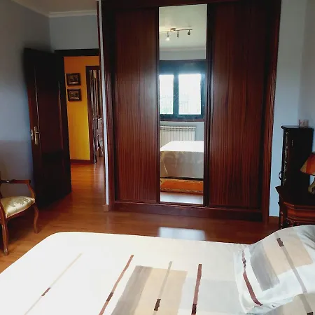 Villa A Pedrouza De *